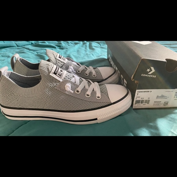 Size 7 converse - Picture 1 of 1